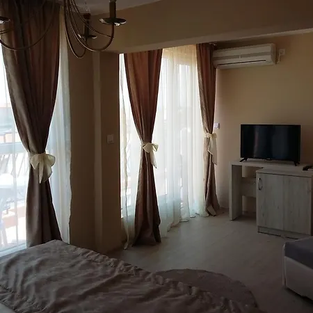 Adriya Vendégház Primorszko