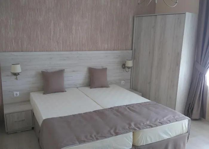 Adriya Guest house 4*