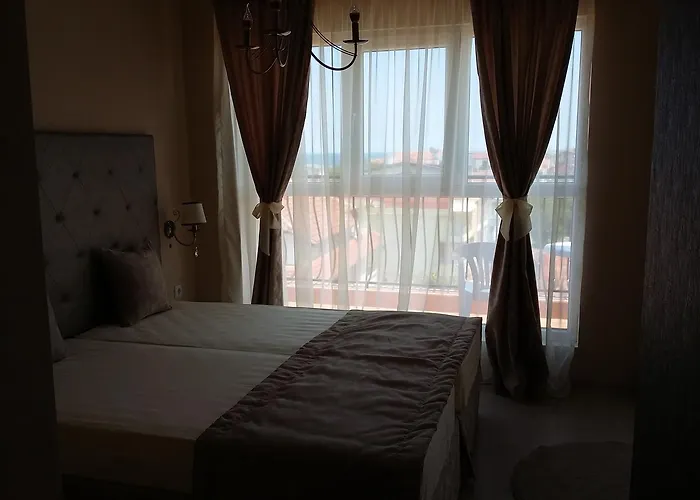 Adriya Guest house 4*